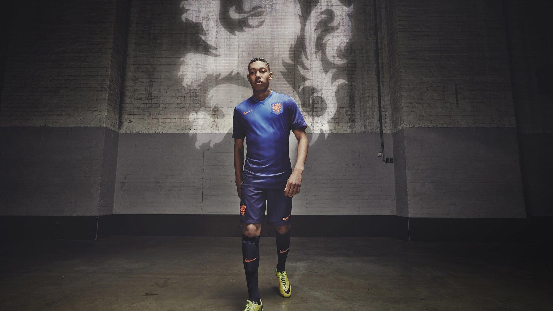 手感冰冷！申京半场低迷8投仅2中，罚球失准火箭陷苦战